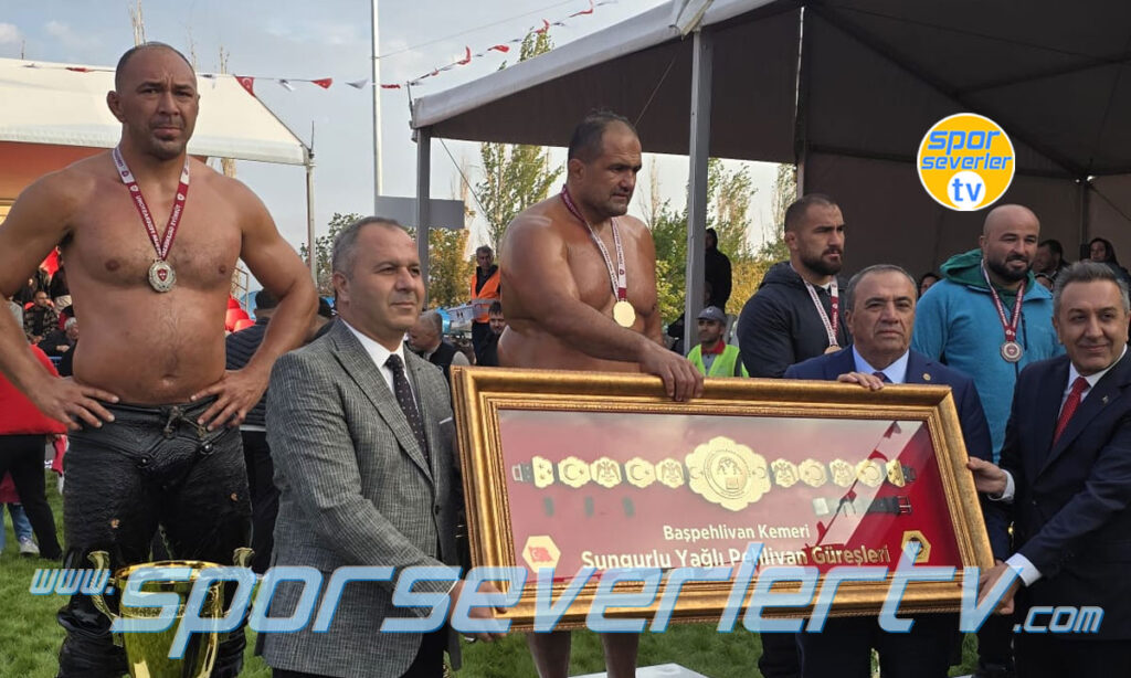 2. Sungurlu Yağlı Pehlivan Güreşleri Başpehlivanı Mehmet Yeşil Yeşil