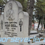 Efsane Yaşar Doğu kabri başında dualarla anıldı