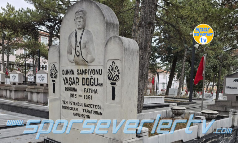 Efsane Yaşar Doğu kabri başında dualarla anıldı