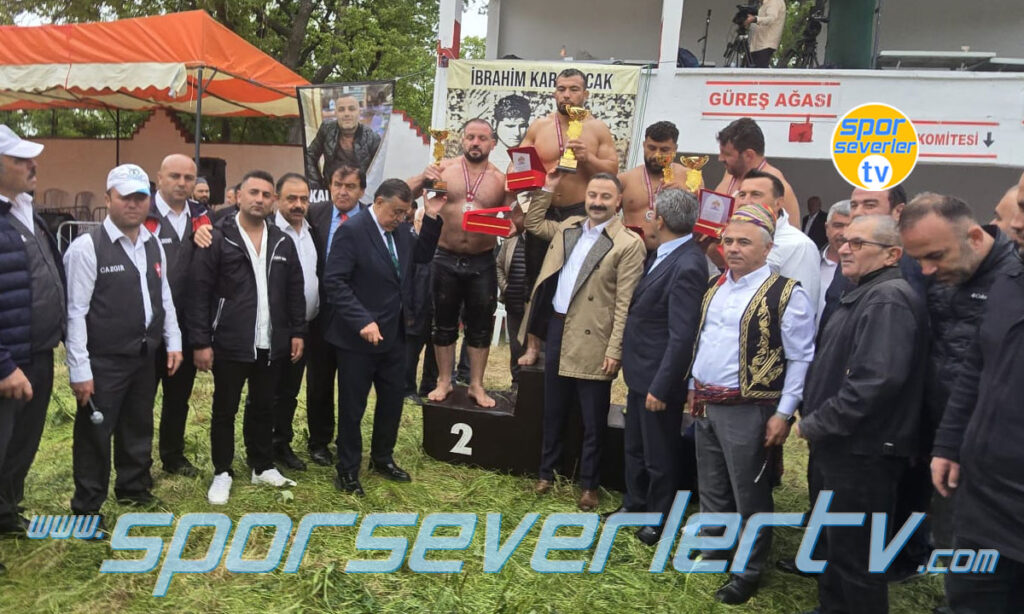 İbrahim Karabacak Havza Yağlı Pehlivan Güreşleri Başpehlivanı Yusuf Can Zeybek