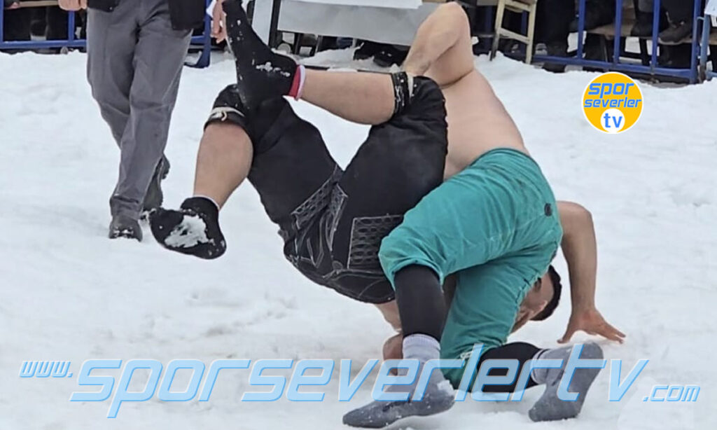 Veliköy'de kar üstünde pehlivanların muhteşem gösterisi